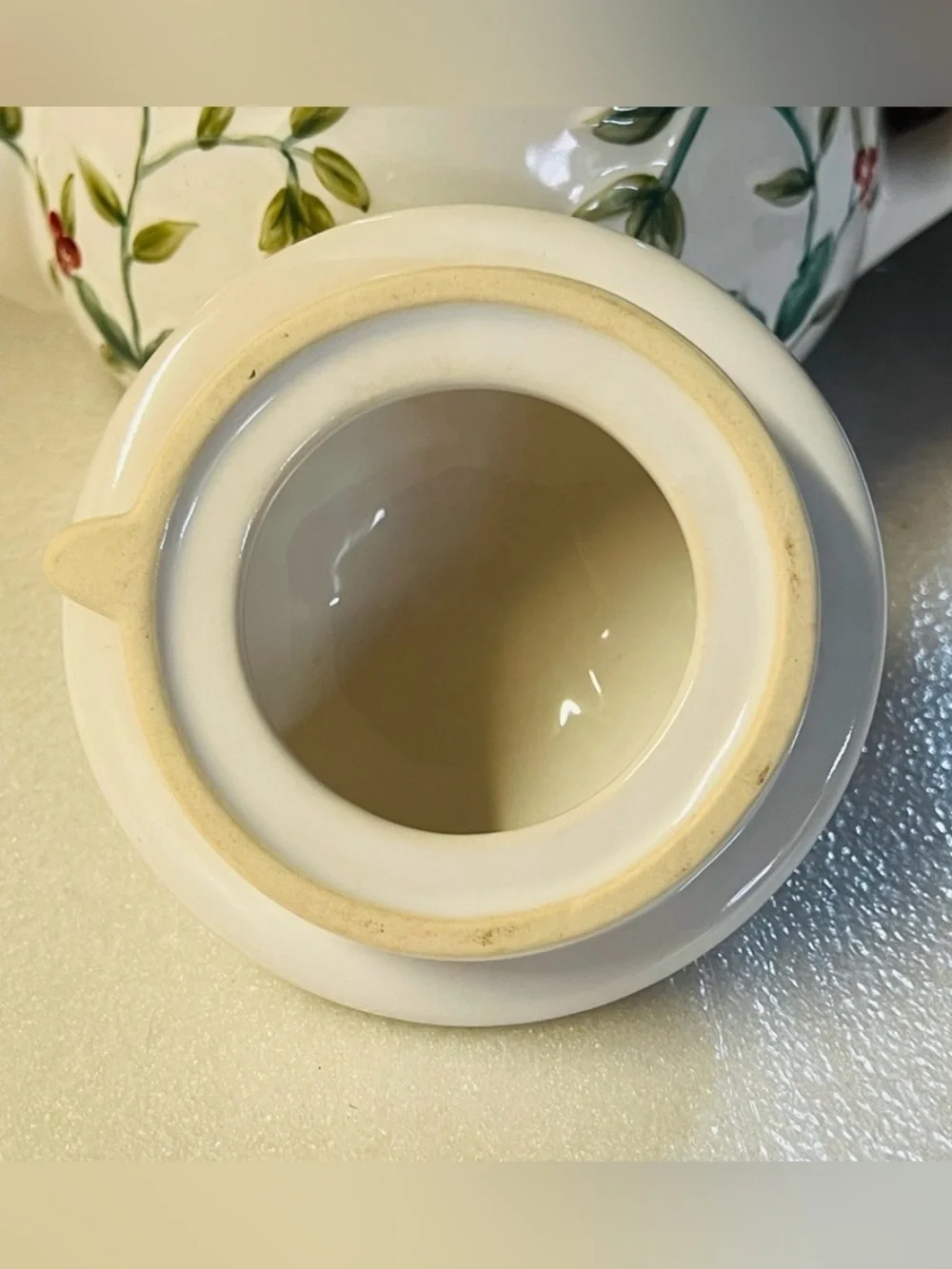Pfaltzgraff Winterberry Stoneware Teapot Christmas Tea